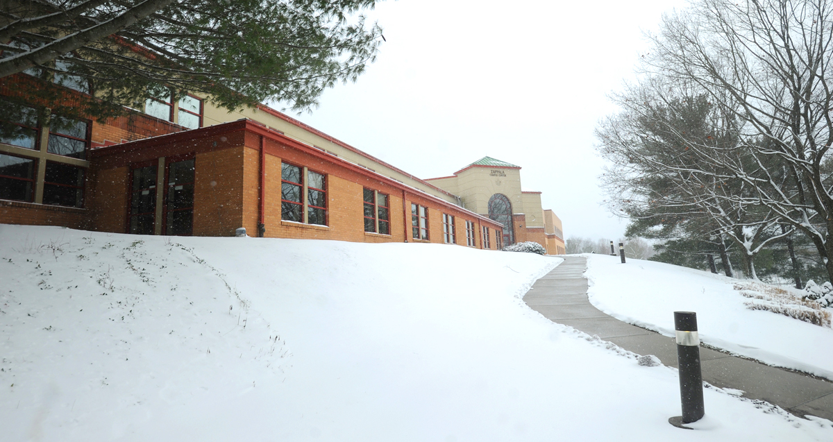 La Roche snowy campus scene